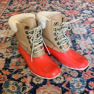 Red Sperry duck boots size 6